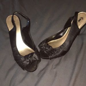 Juniors black heels